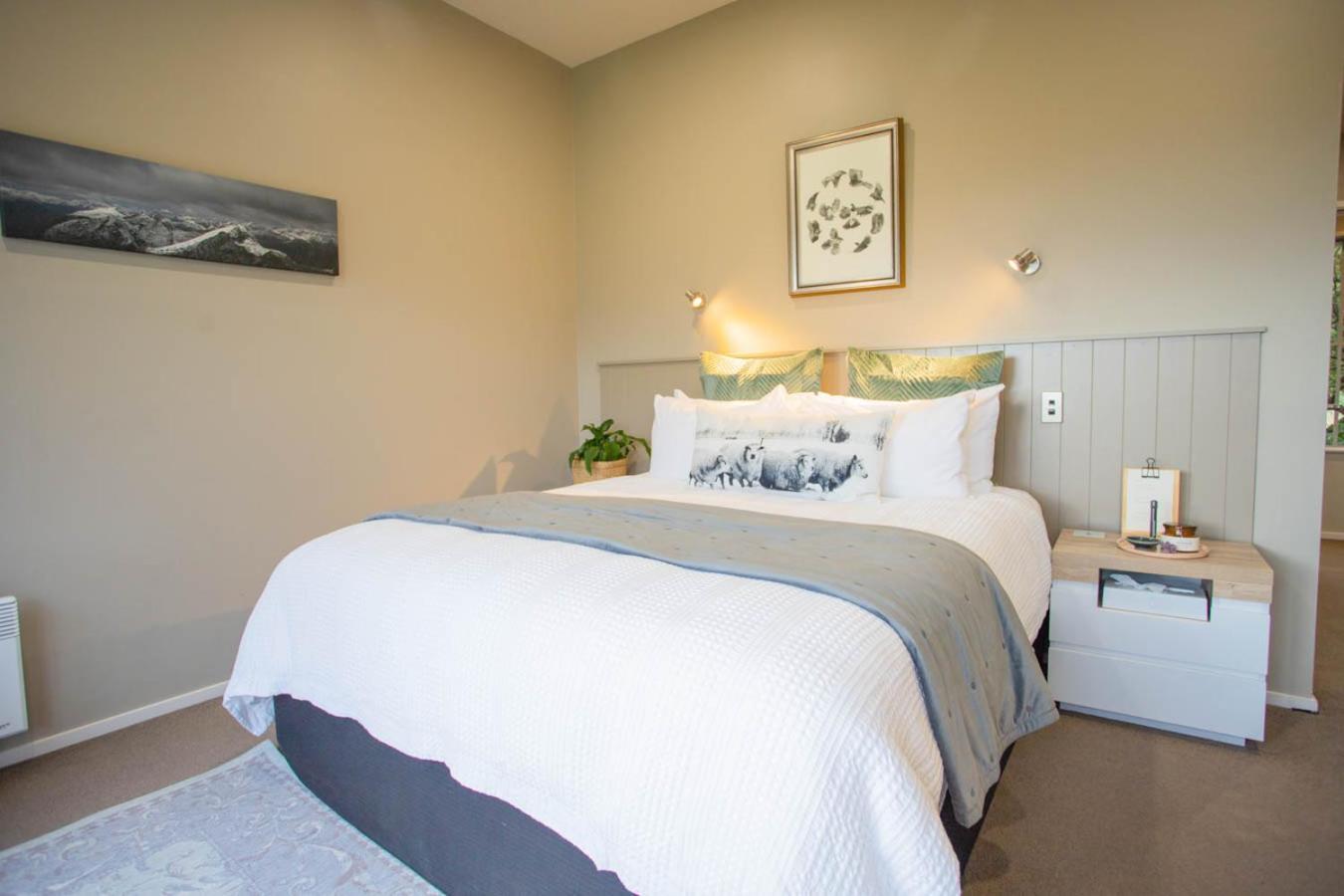 Dunluce Boutique B&B Te Anau Exterior photo